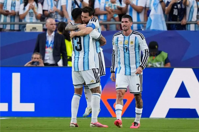 ĐT Argentina dành sự tôn trọng tuyệt đối cho Messi